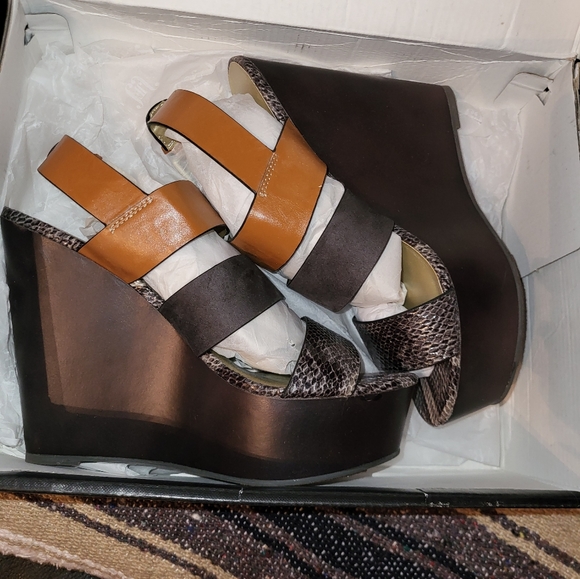 Tri-color snake print wedge sandals (Brand New) - Picture 11 of 12